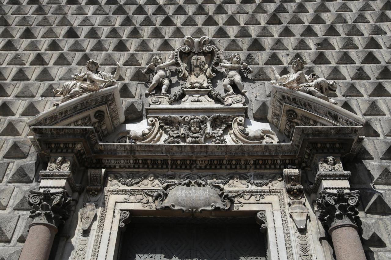 Palazzo Carafa Della Spina - Maison De Charme Neapol Zewnętrze zdjęcie